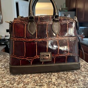 Dooney and Bourke crossbody purse in good condition.  Barely used.